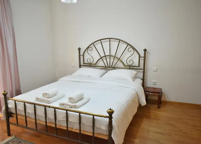 Comfortable Apartment Opposite The Park